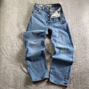 Levi’s 501 Original Straight Leg Button Fly Ribcage‎ Fit Jeans Women’s Sz W25L27